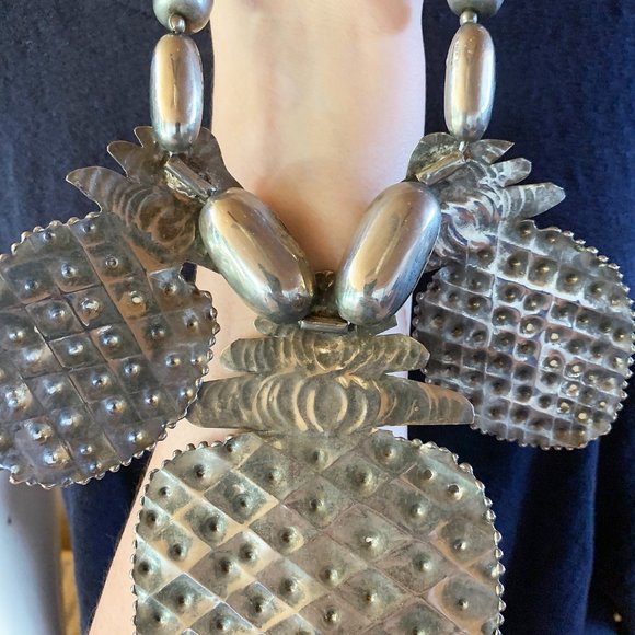 Artisan VTG Hammered Pineapple Statement Necklace - Picture 6 of 6
